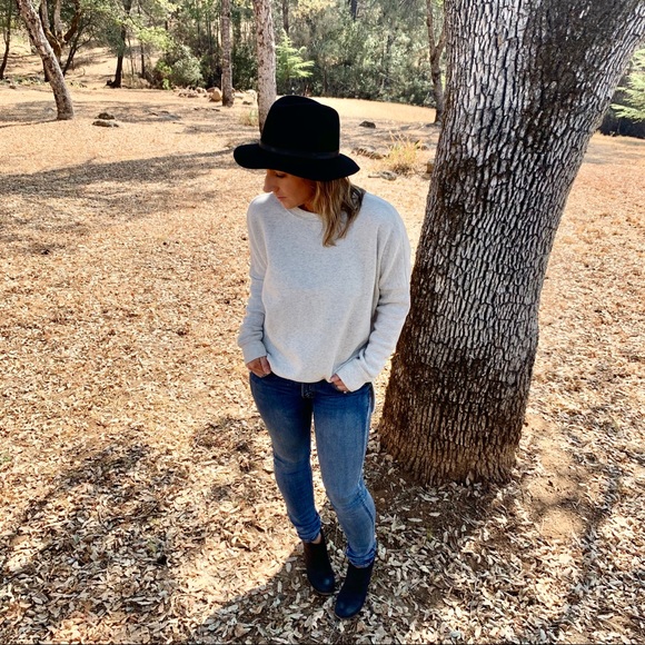 itslove Tops - LAST | ella oversized split hem sweatshirt |